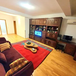 Centru Unirii Luxury Vip Apartment: Spacious 2-room With Heated Parking Apartment
