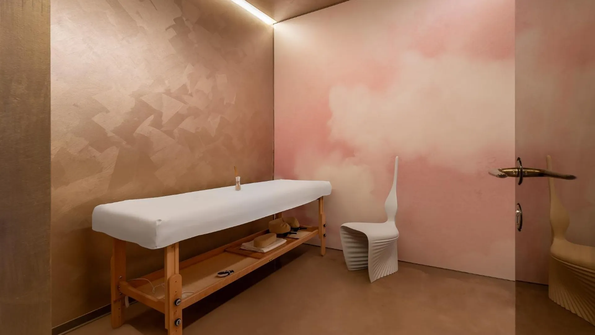 Aparthotel Ramada by Wyndham Bucharest Majestic Rumunia