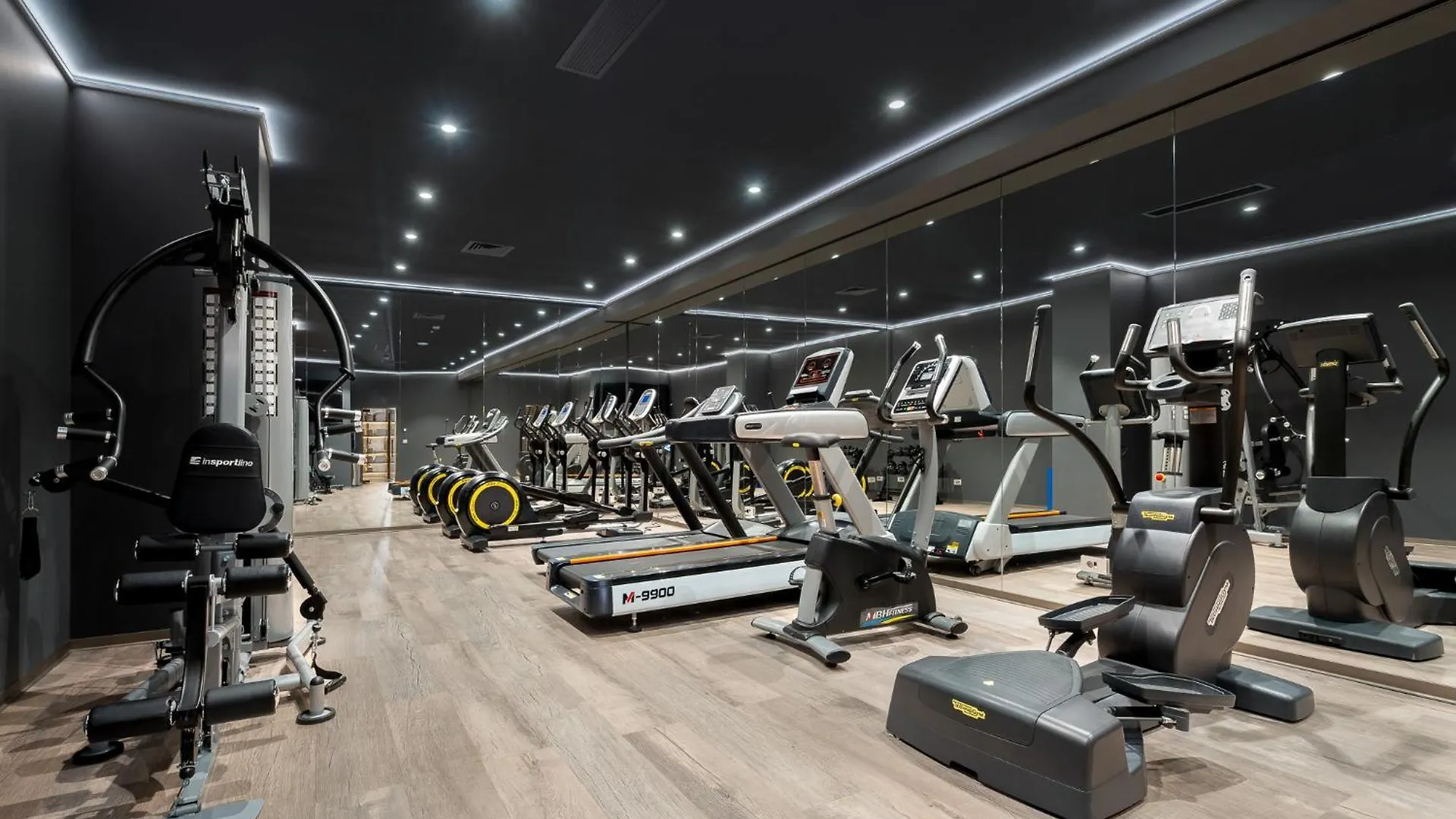 Aparthotel Ramada by Wyndham Bucharest Majestic 4*,  Rumunia