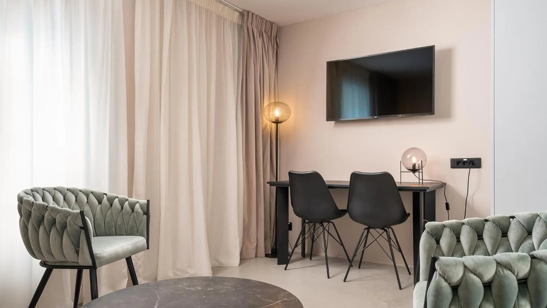 **** Aparthotel Visionapartments Bucharest - Contactless Check-In Romania